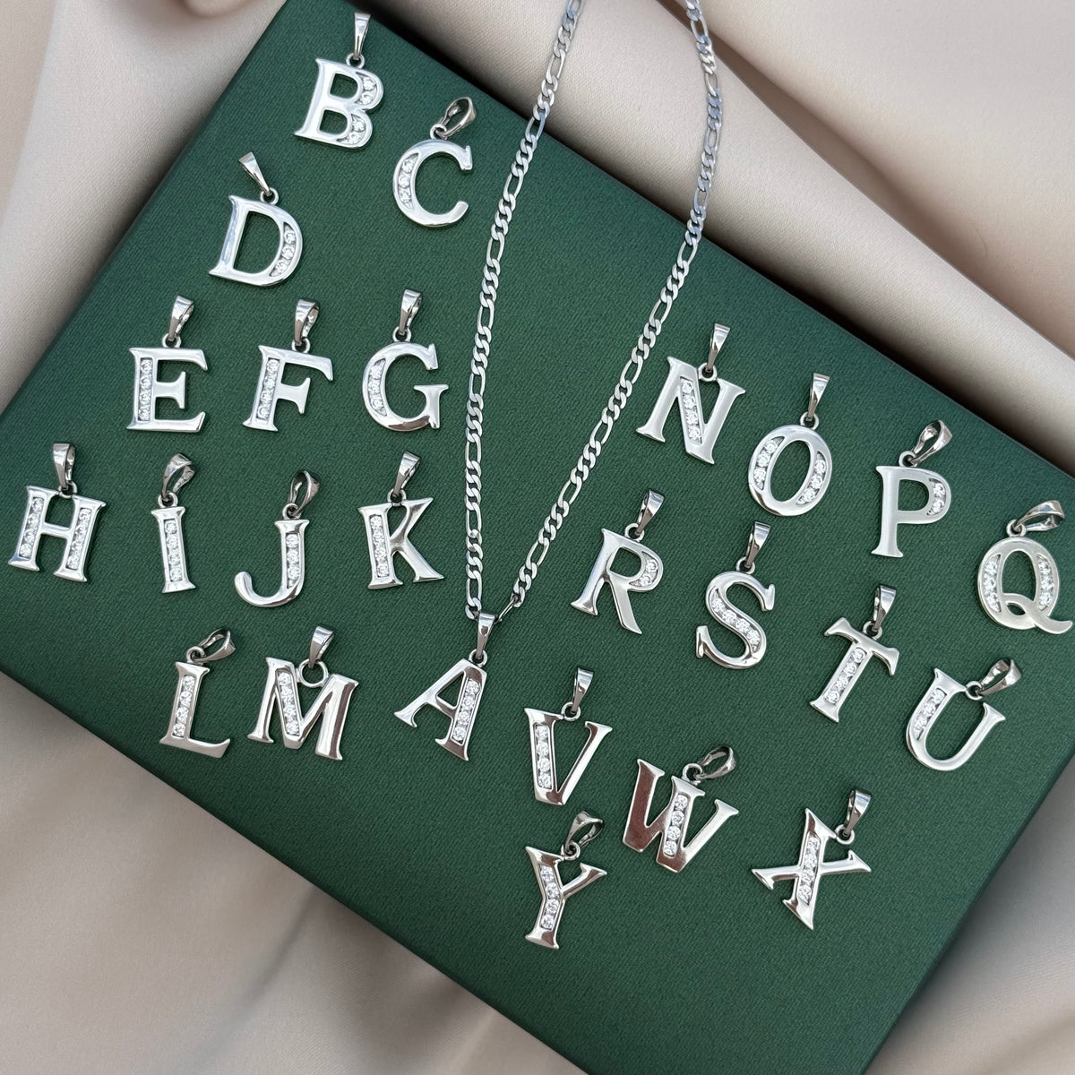 Collar Letra