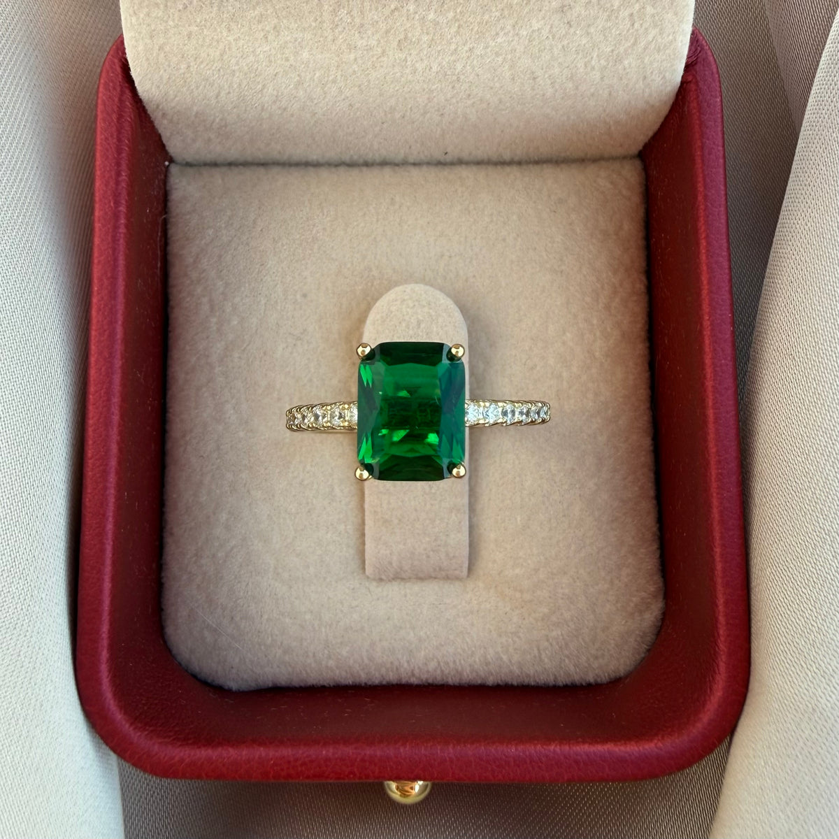 Anillo Victorian verde