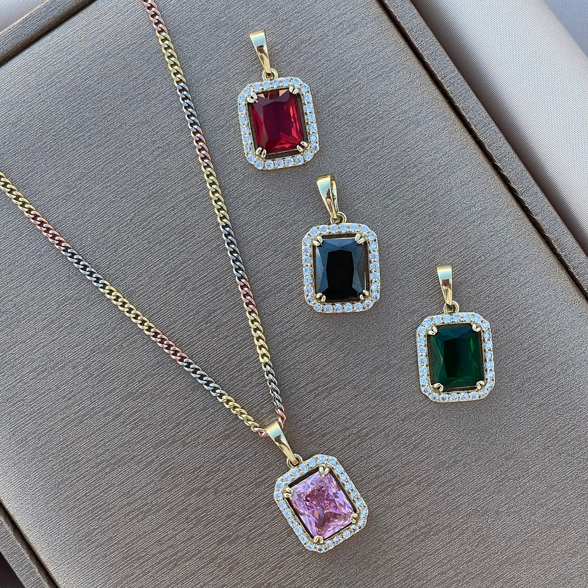Collar Diamond cuadrado