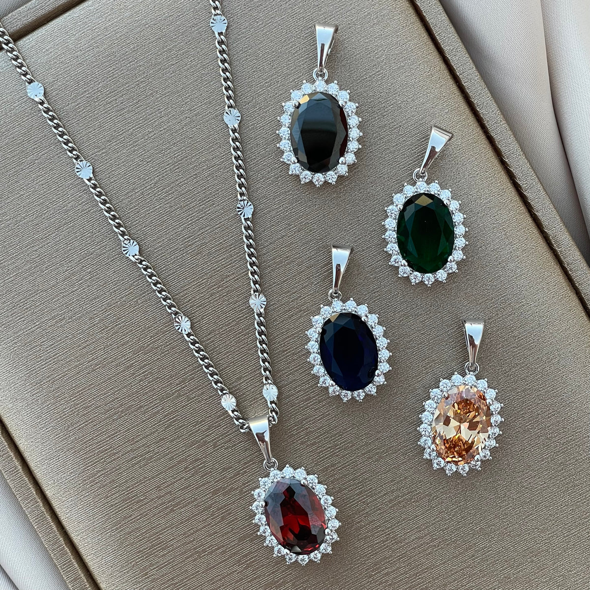 Collar Bella